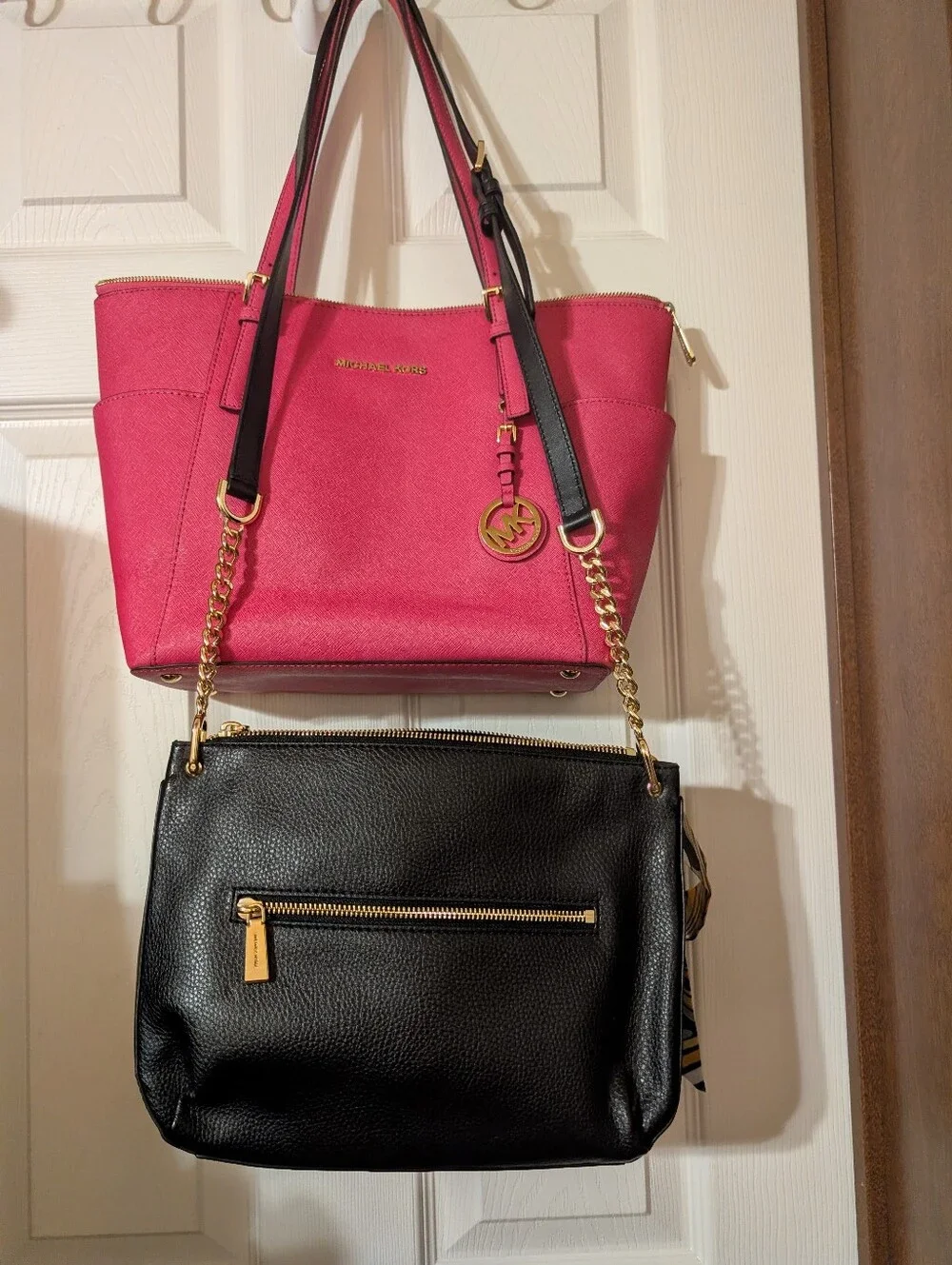 Michael Kors Black Pebbled Leather Shoulder Bag with Gold Hardware 11 X 8 - Picture 2 of 4